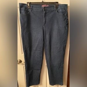 Gloria Vanderbilt Amanda 20W Jeans